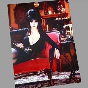 Elvira Mistress Of The Dark Red Velvet Sofa Wall Poster